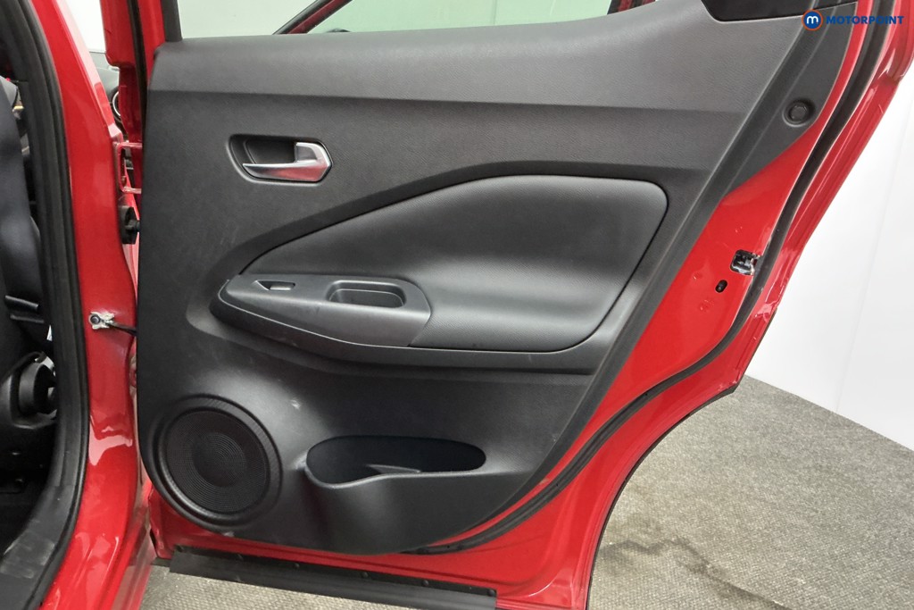 Nissan Juke N-Connecta Manual Petrol SUV - Stock Number (1638407) - 27th supplementary image