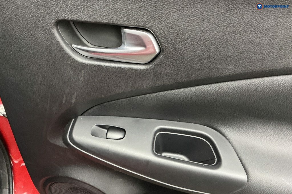 Nissan Juke N-Connecta Manual Petrol SUV - Stock Number (1638407) - 28th supplementary image