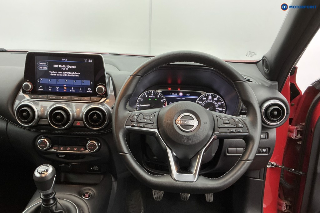Nissan Juke N-Connecta Manual Petrol SUV - Stock Number (1638407) - 1st supplementary image