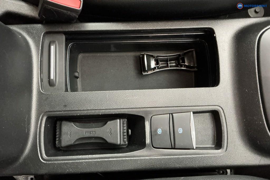Ford Focus Titanium X Manual Petrol Hatchback - Stock Number (1638418) - 16th supplementary image