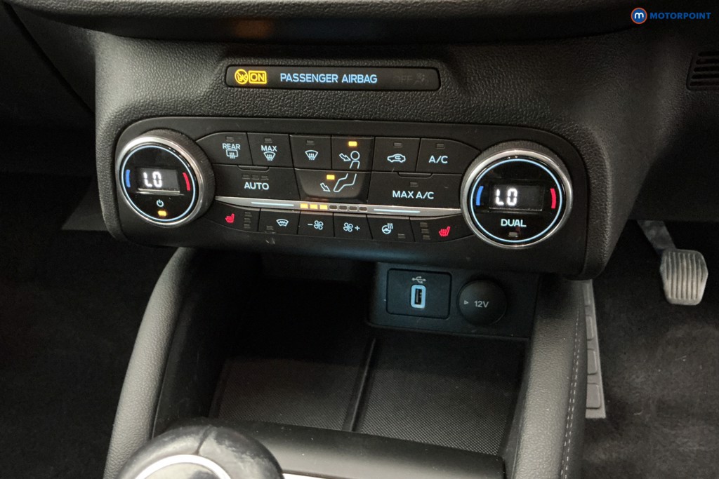 Ford Focus Titanium X Manual Petrol Hatchback - Stock Number (1638418) - 19th supplementary image