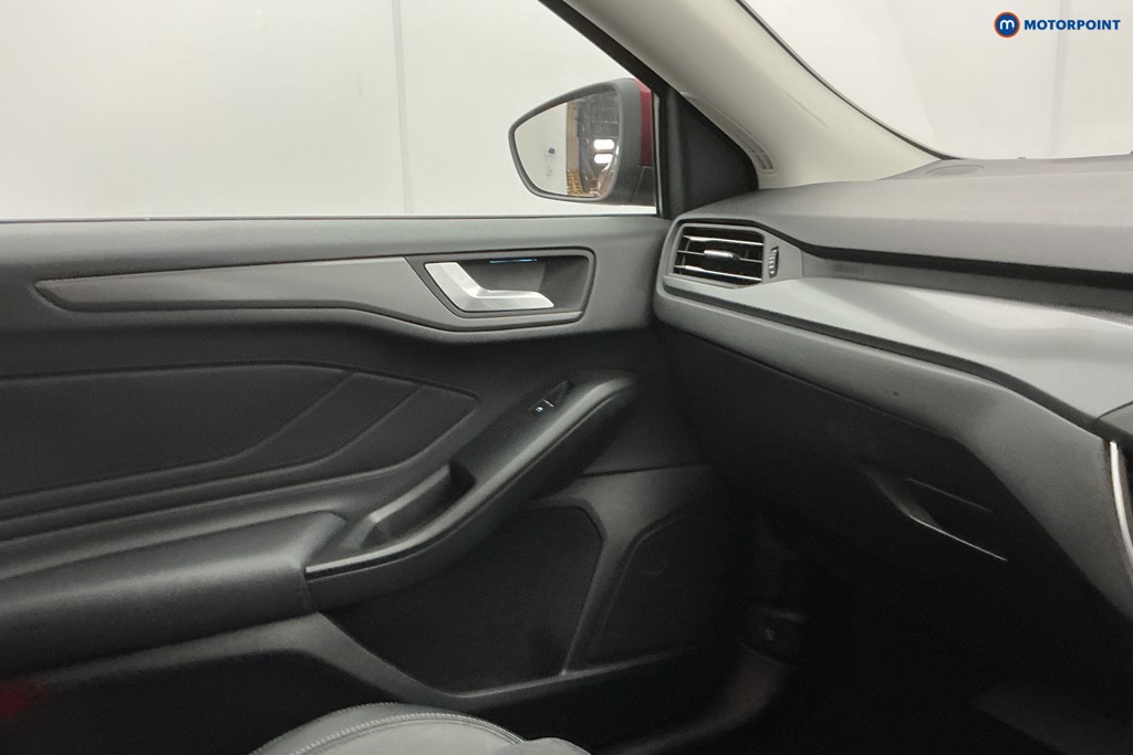 Ford Focus Titanium X Manual Petrol Hatchback - Stock Number (1638418) - 24th supplementary image