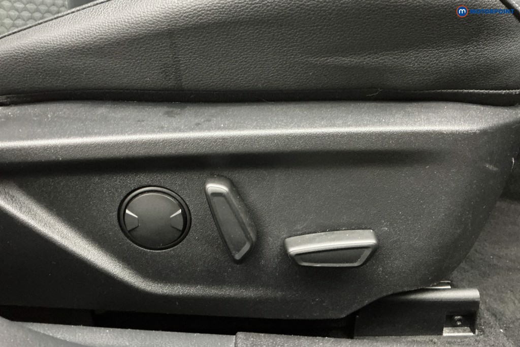 Ford Focus Titanium X Manual Petrol Hatchback - Stock Number (1638418) - 28th supplementary image