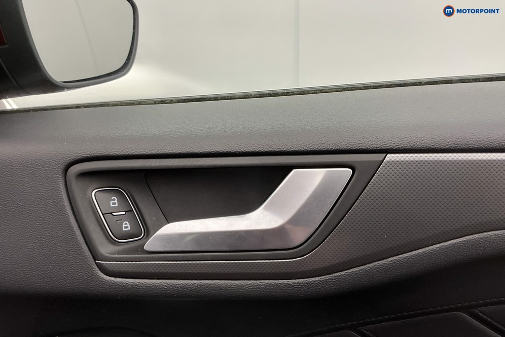 Ford Focus Titanium X Manual Petrol Hatchback - Stock Number (1638418) - 31st supplementary image