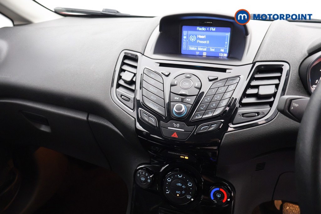 Ford Fiesta Zetec Manual Petrol Hatchback - Stock Number (1638616) - 9th supplementary image