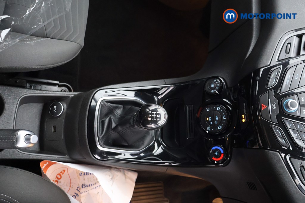 Ford Fiesta Zetec Manual Petrol Hatchback - Stock Number (1638616) - 13th supplementary image
