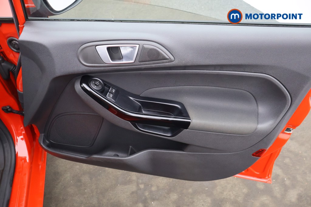 Ford Fiesta Zetec Manual Petrol Hatchback - Stock Number (1638616) - 14th supplementary image