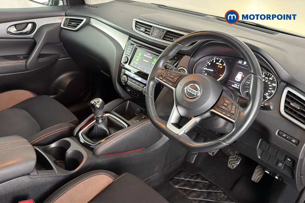 Nissan Qashqai N-Motion Manual Petrol SUV - Stock Number (1638644) - 2nd supplementary image