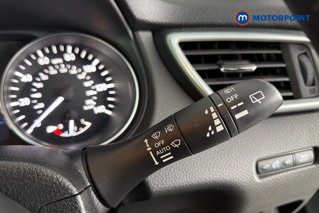 Nissan Qashqai N-Motion Manual Petrol SUV - Stock Number (1638644) - 7th supplementary image