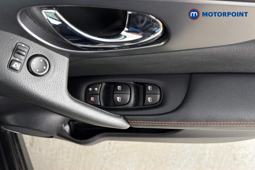Nissan Qashqai N-Motion Manual Petrol SUV - Stock Number (1638644) - 20th supplementary image