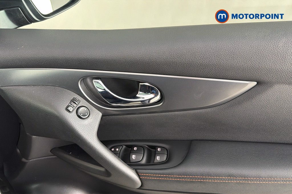 Nissan Qashqai N-Motion Manual Petrol SUV - Stock Number (1638644) - 42nd supplementary image