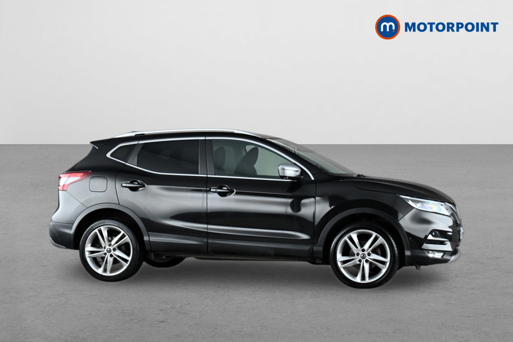Nissan Qashqai N-Motion Manual Petrol SUV - Stock Number (1638644) - Drivers side