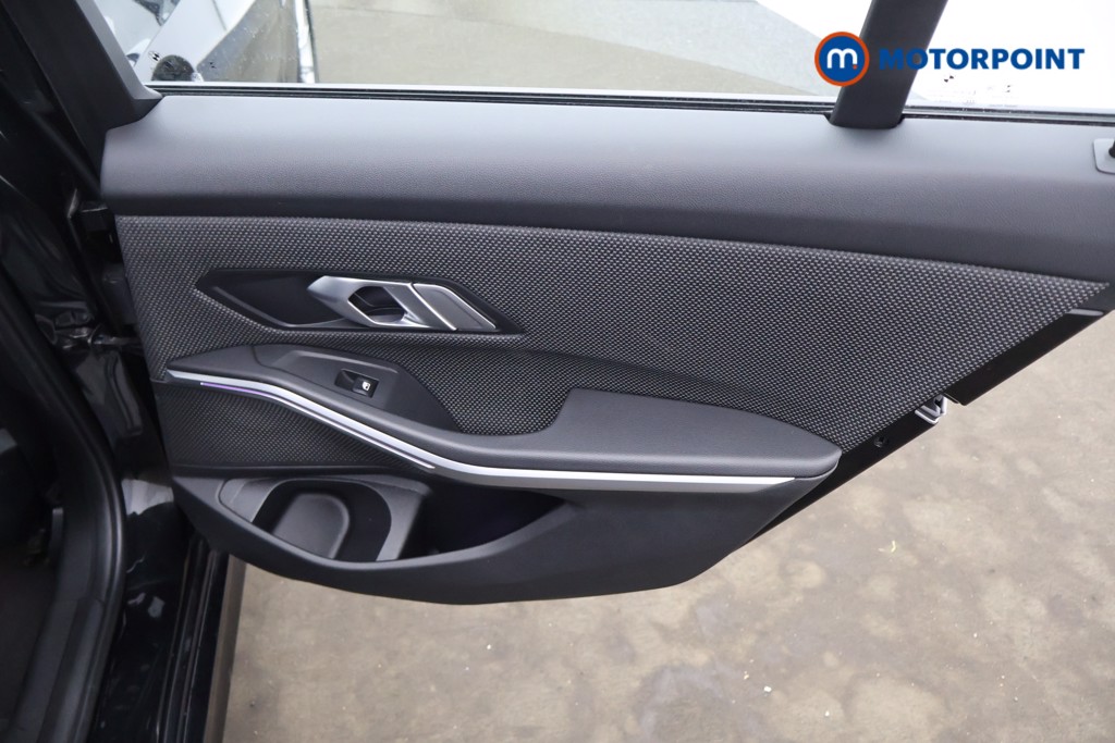 BMW 3 Series Se Pro Automatic Petrol Plug-In Hybrid Estate - Stock Number (1638898) - 17th supplementary image