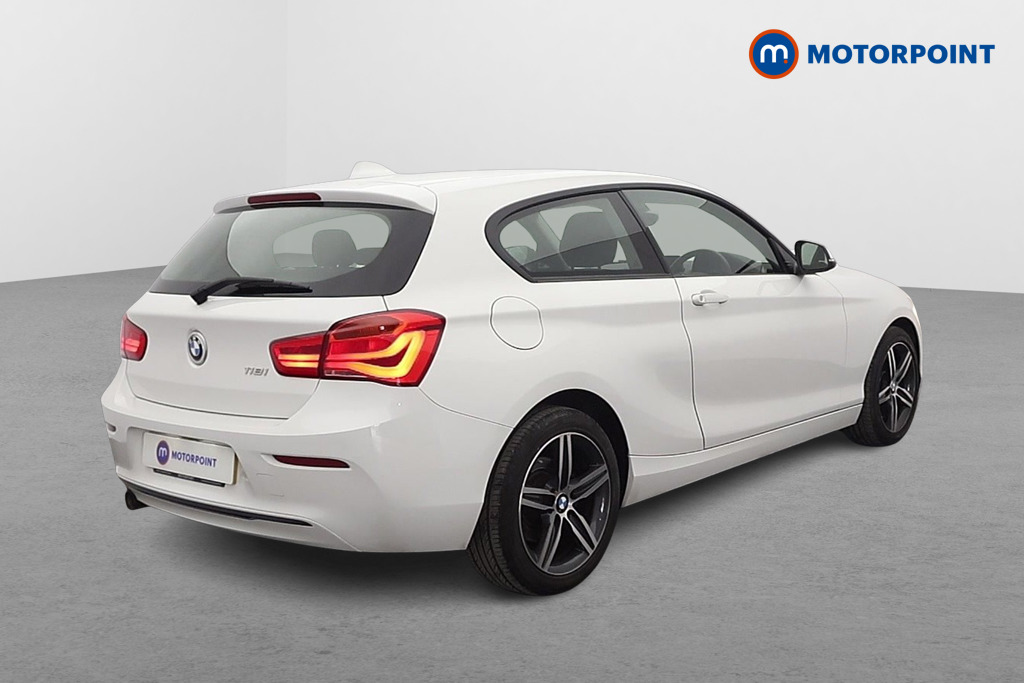 BMW 1 Series Sport Manual Petrol Hatchback - Stock Number (1639086) - Drivers side rear corner