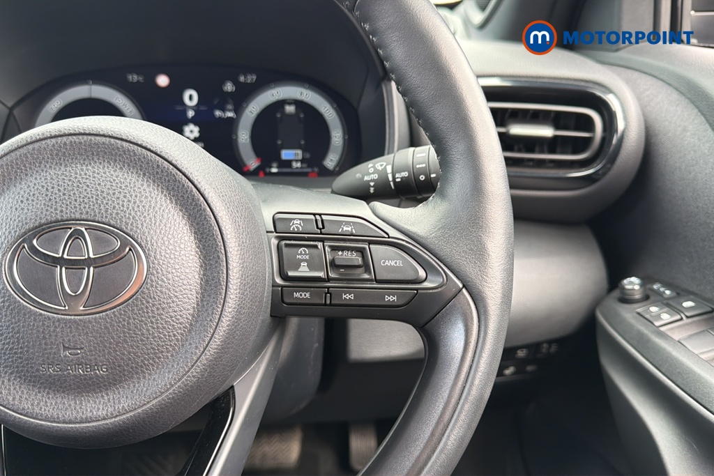 Toyota Yaris Cross Premiere Edition Automatic Petrol-Electric Hybrid Estate - Stock Number (1639496) - 3rd supplementary image