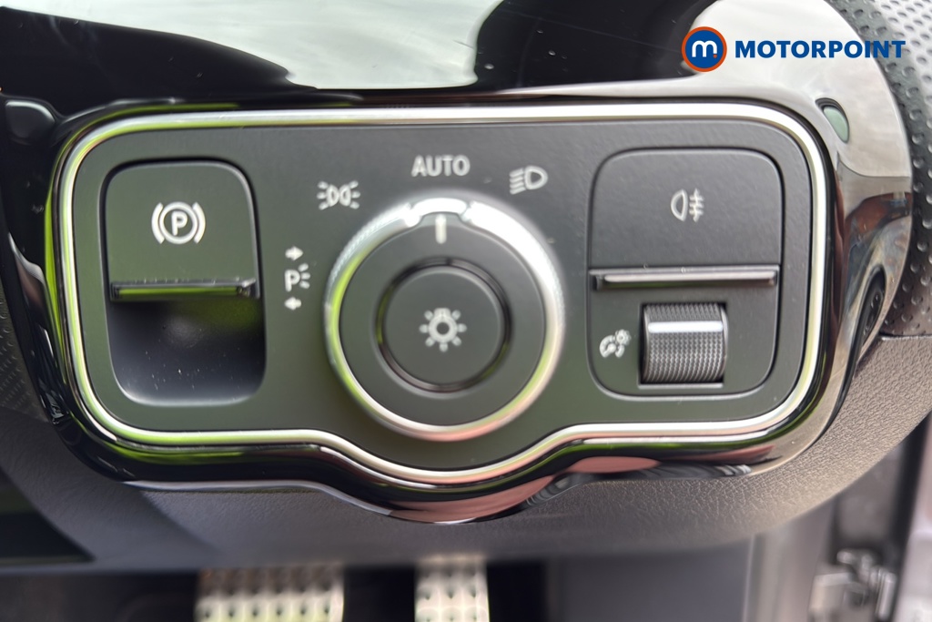 Mercedes-Benz A Class Amg Line Automatic Petrol Hatchback - Stock Number (1640950) - 11th supplementary image