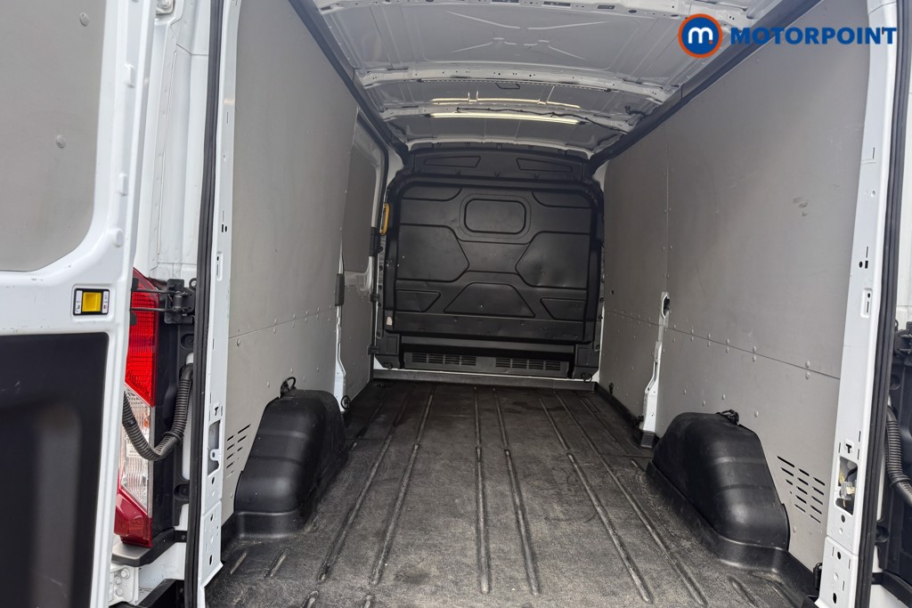 Ford Transit Limited Automatic Diesel Medium Roof Van - Stock Number (1614678) - 2nd supplementary image