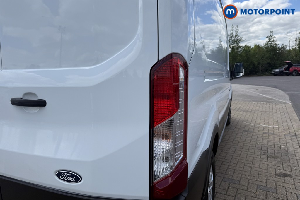 Ford Transit Limited Automatic Diesel Medium Roof Van - Stock Number (1614678) - 12th supplementary image