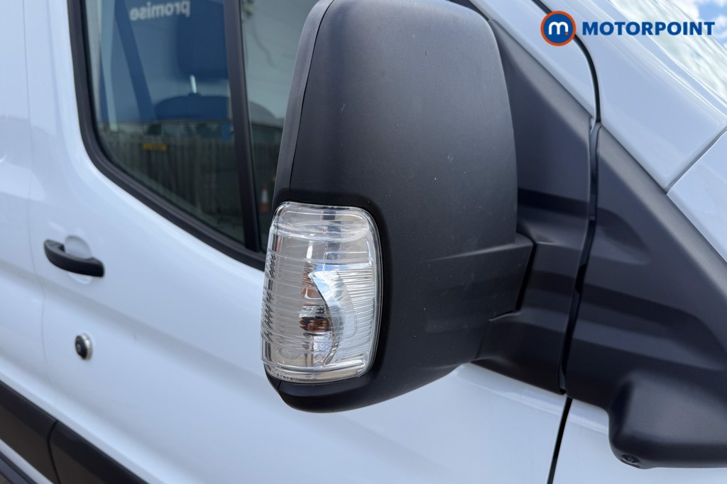 Ford Transit Limited Automatic Diesel Medium Roof Van - Stock Number (1614678) - 14th supplementary image