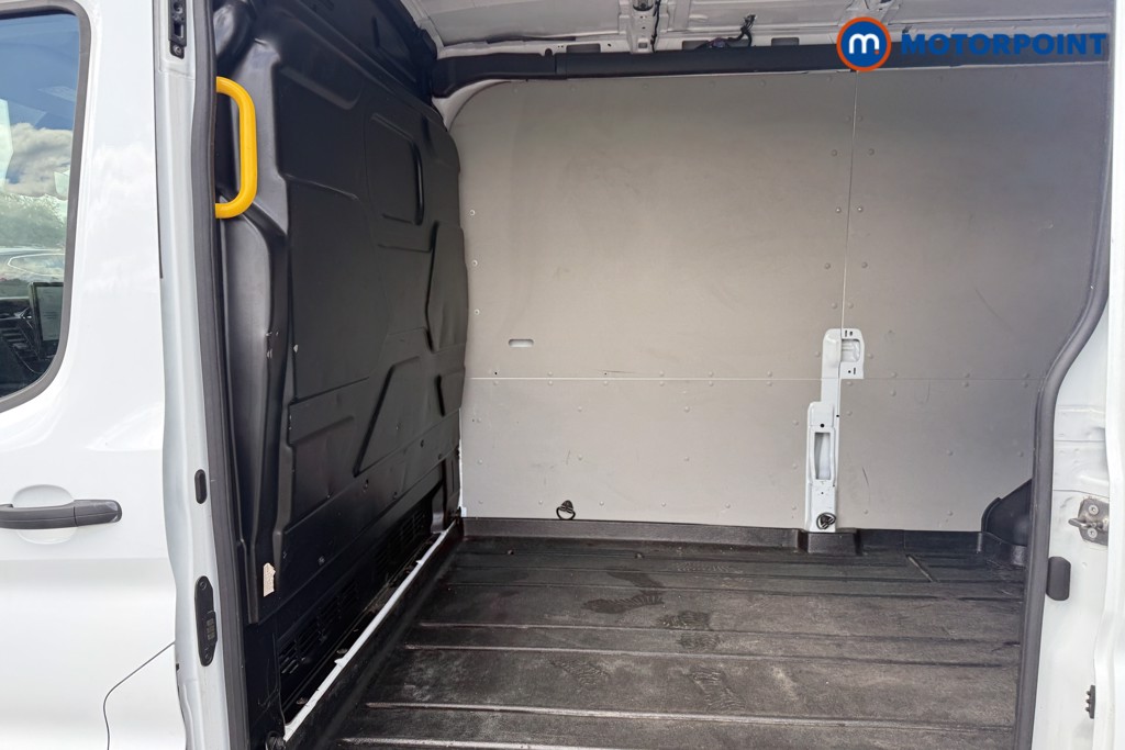 Ford Transit Limited Automatic Diesel Medium Roof Van - Stock Number (1614678) - 1st supplementary image