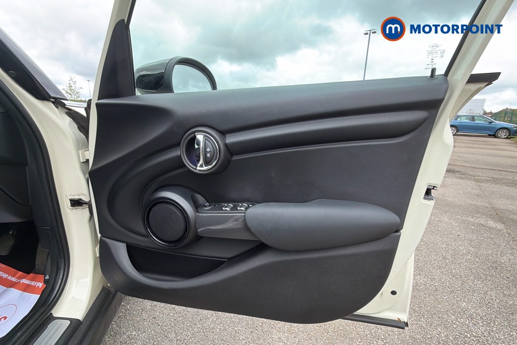 Mini Hatchback Cooper Classic Manual Petrol Hatchback - Stock Number (1629506) - 19th supplementary image