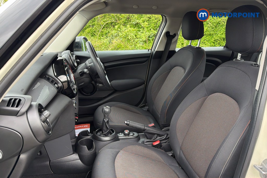 Mini Hatchback Cooper Classic Manual Petrol Hatchback - Stock Number (1629506) - 22nd supplementary image