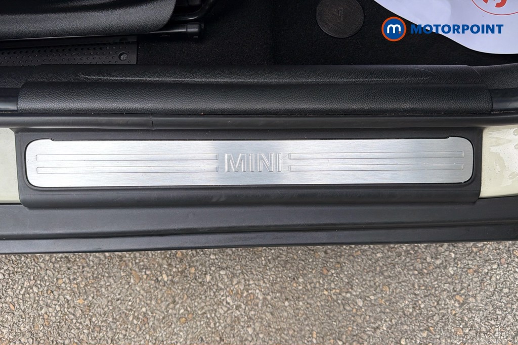 Mini Hatchback Cooper Classic Manual Petrol Hatchback - Stock Number (1629506) - 27th supplementary image