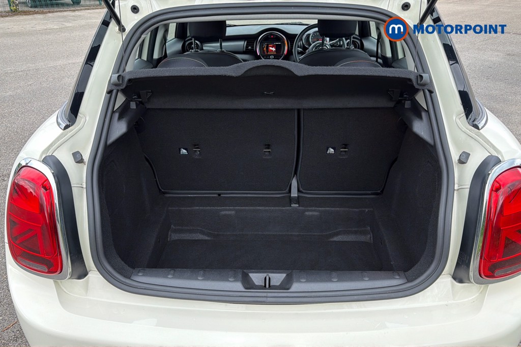 Mini Hatchback Cooper Classic Manual Petrol Hatchback - Stock Number (1629506) - 33rd supplementary image