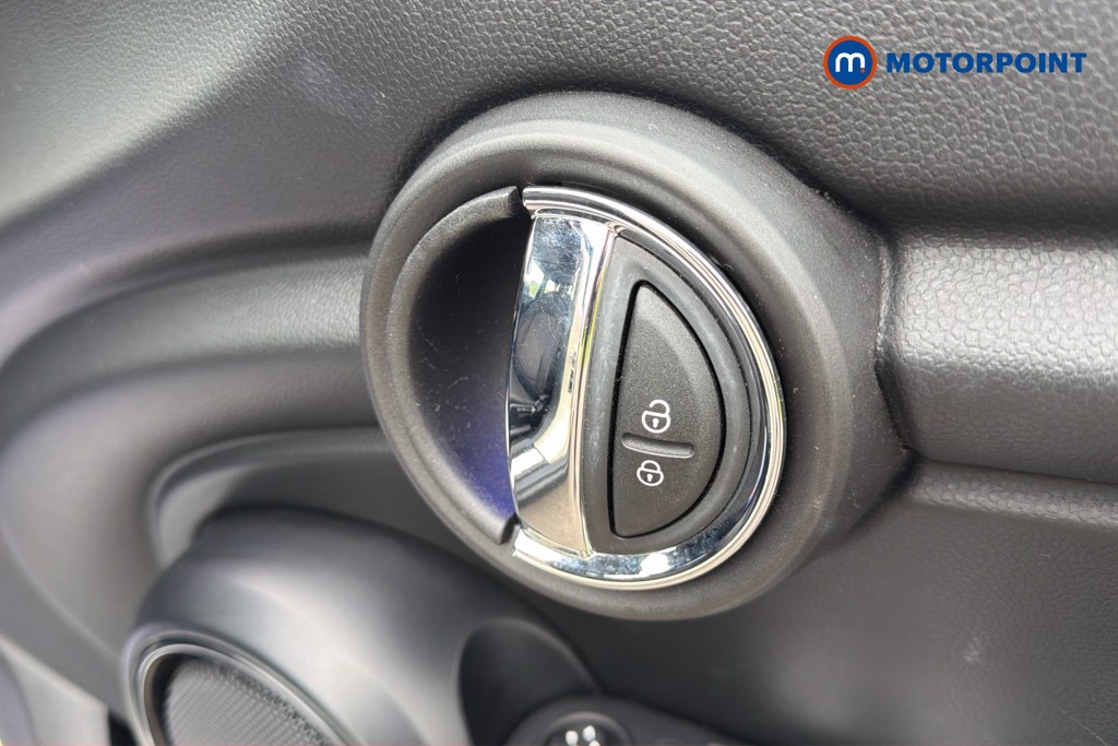 Mini Hatchback Cooper Classic Manual Petrol Hatchback - Stock Number (1629506) - 42nd supplementary image