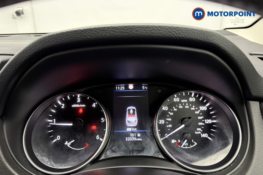 Nissan Qashqai Acenta Premium Manual Diesel SUV - Stock Number (1632513) - 6th supplementary image