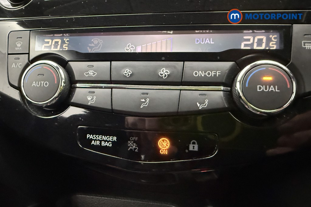 Nissan Qashqai Acenta Premium Manual Diesel SUV - Stock Number (1632513) - 16th supplementary image