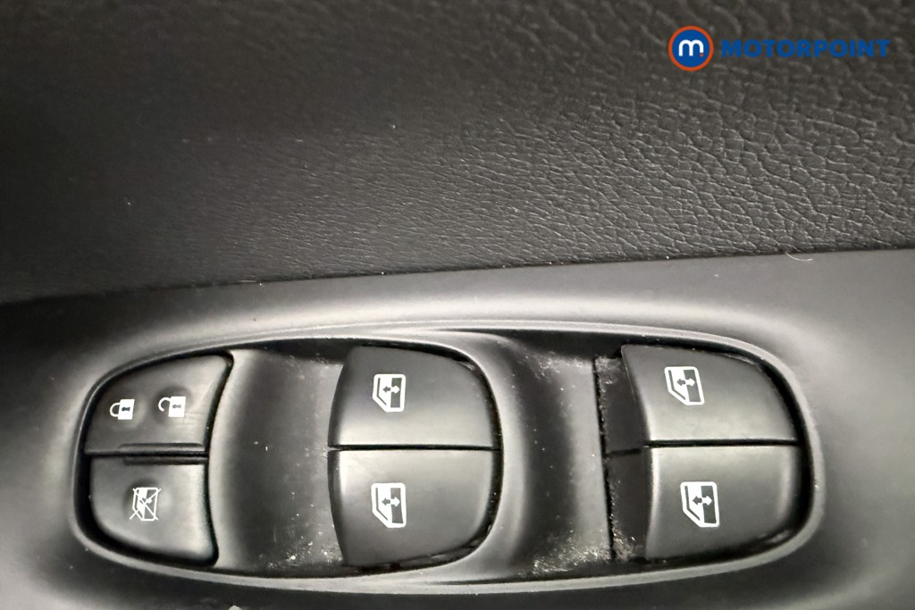 Nissan Qashqai Acenta Premium Manual Diesel SUV - Stock Number (1632513) - 19th supplementary image