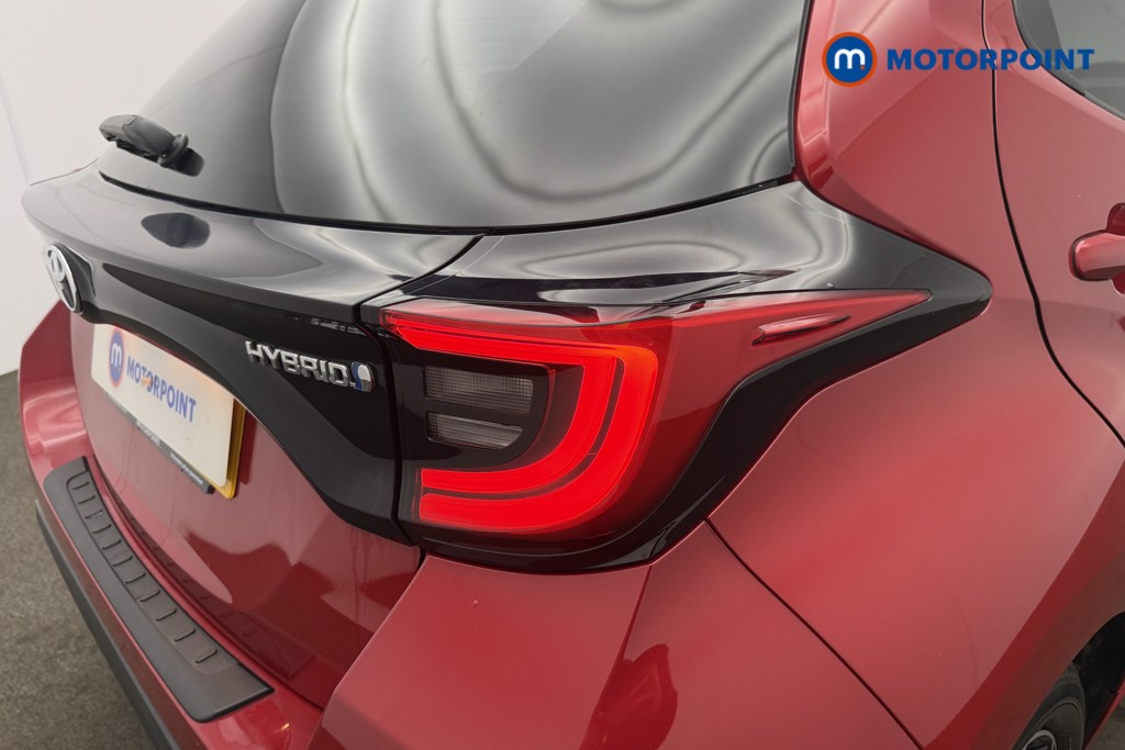 Toyota Yaris Design Automatic Petrol-Electric Hybrid Hatchback - Stock Number (1632544) - 17th supplementary image