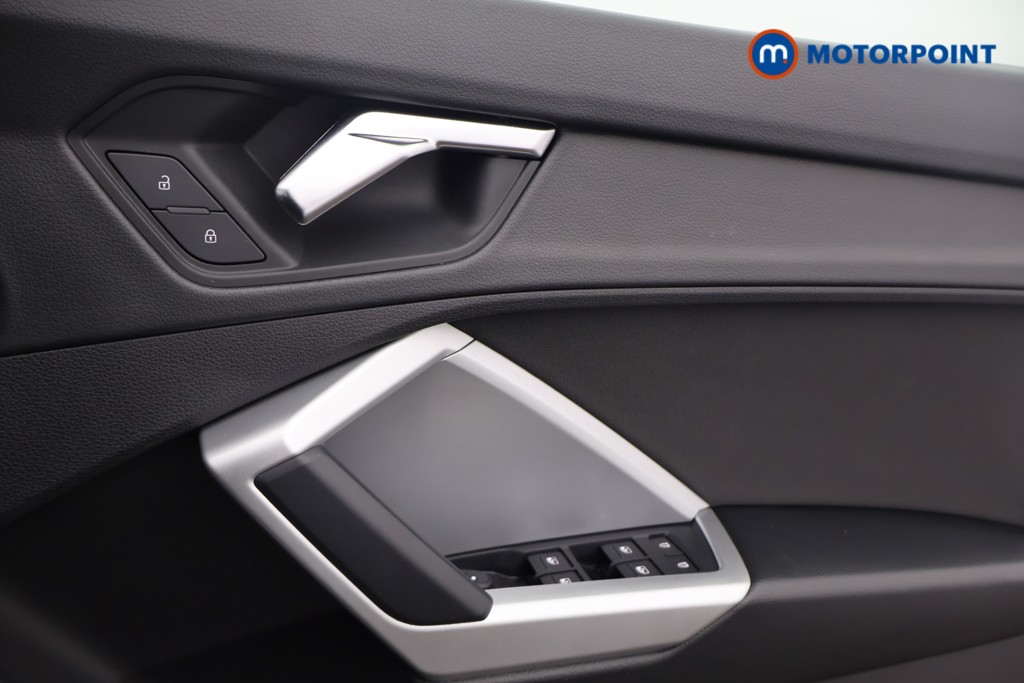 Audi Q3 Technik Automatic Petrol SUV - Stock Number (1632693) - 9th supplementary image