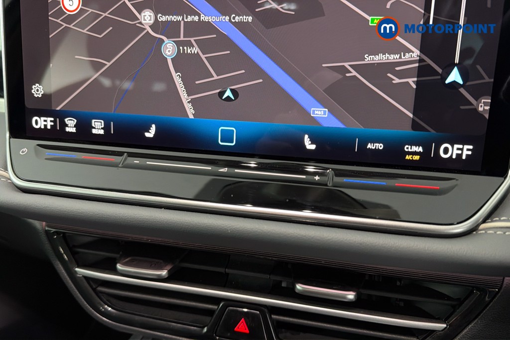 Volkswagen Passat Life Automatic Petrol Plug-In Hybrid Estate - Stock Number (1632936) - 12th supplementary image