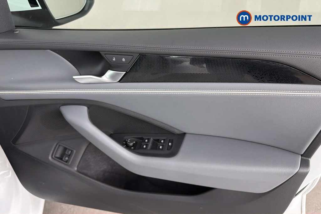 Volkswagen Passat Life Automatic Petrol Plug-In Hybrid Estate - Stock Number (1632936) - 19th supplementary image