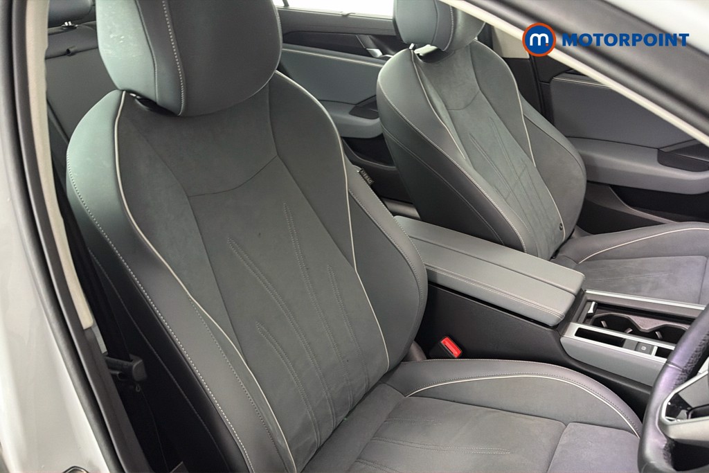 Volkswagen Passat Life Automatic Petrol Plug-In Hybrid Estate - Stock Number (1632936) - 22nd supplementary image