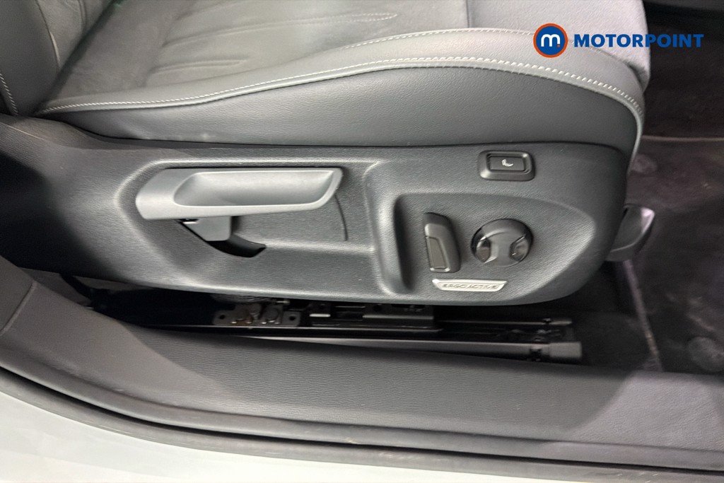 Volkswagen Passat Life Automatic Petrol Plug-In Hybrid Estate - Stock Number (1632936) - 25th supplementary image