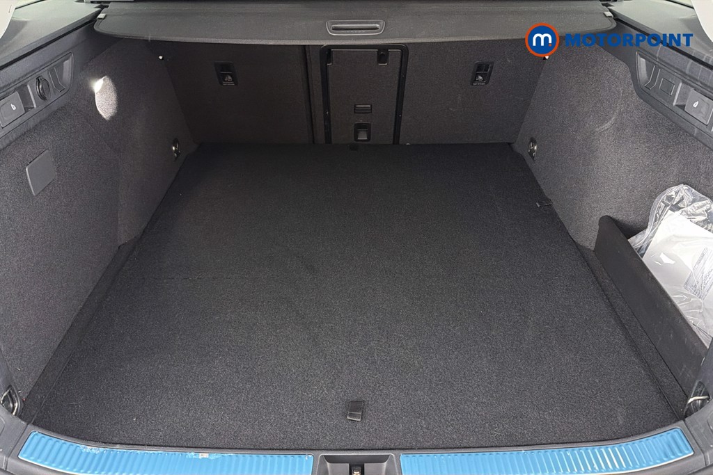 Volkswagen Passat Life Automatic Petrol Plug-In Hybrid Estate - Stock Number (1632936) - 33rd supplementary image