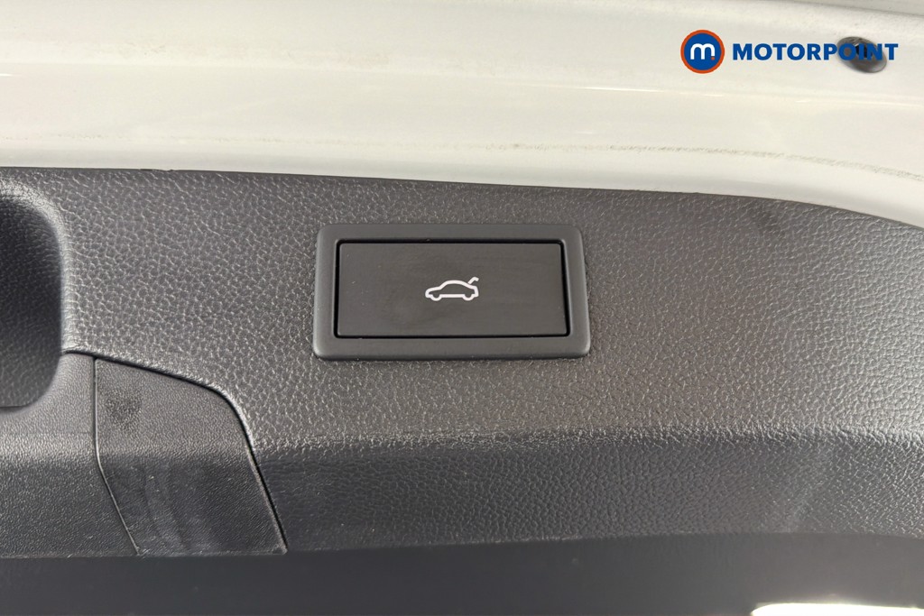 Volkswagen Passat Life Automatic Petrol Plug-In Hybrid Estate - Stock Number (1632936) - 35th supplementary image