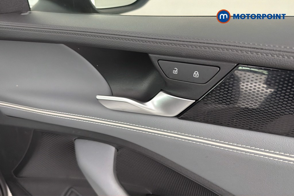 Volkswagen Passat Life Automatic Petrol Plug-In Hybrid Estate - Stock Number (1632936) - 42nd supplementary image