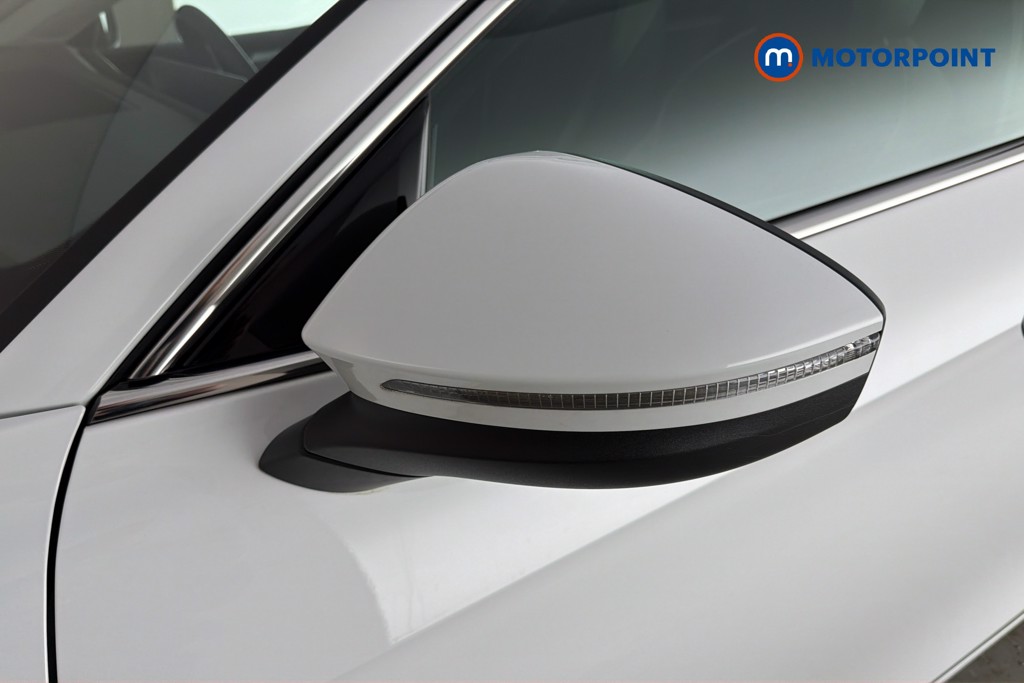 Volkswagen Passat Life Automatic Petrol Plug-In Hybrid Estate - Stock Number (1632936) - 43rd supplementary image