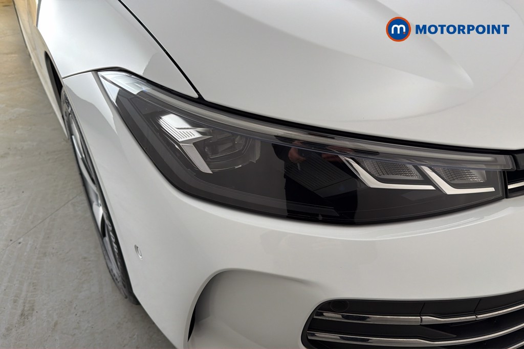Volkswagen Passat Life Automatic Petrol Plug-In Hybrid Estate - Stock Number (1632936) - 44th supplementary image