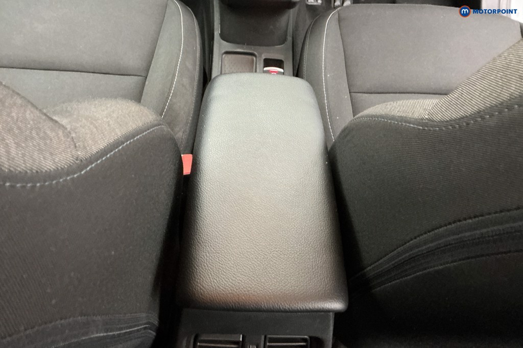 Renault Captur Iconic Manual Petrol SUV - Stock Number (1633231) - 11th supplementary image
