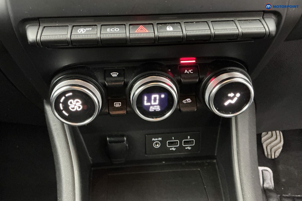 Renault Captur Iconic Manual Petrol SUV - Stock Number (1633231) - 16th supplementary image
