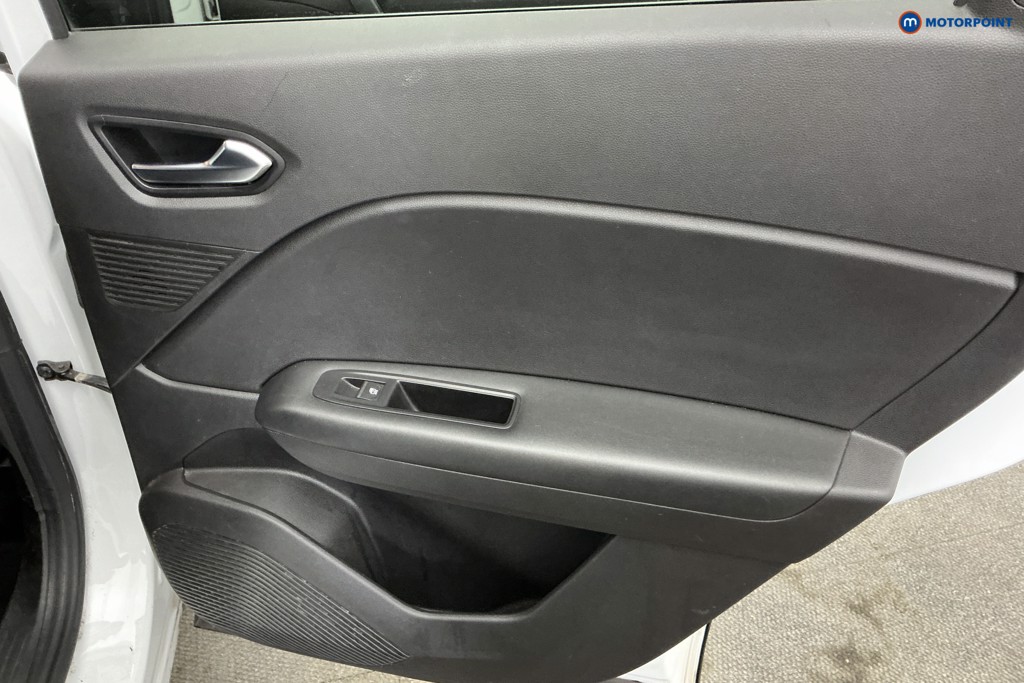 Renault Captur Iconic Manual Petrol SUV - Stock Number (1633231) - 25th supplementary image