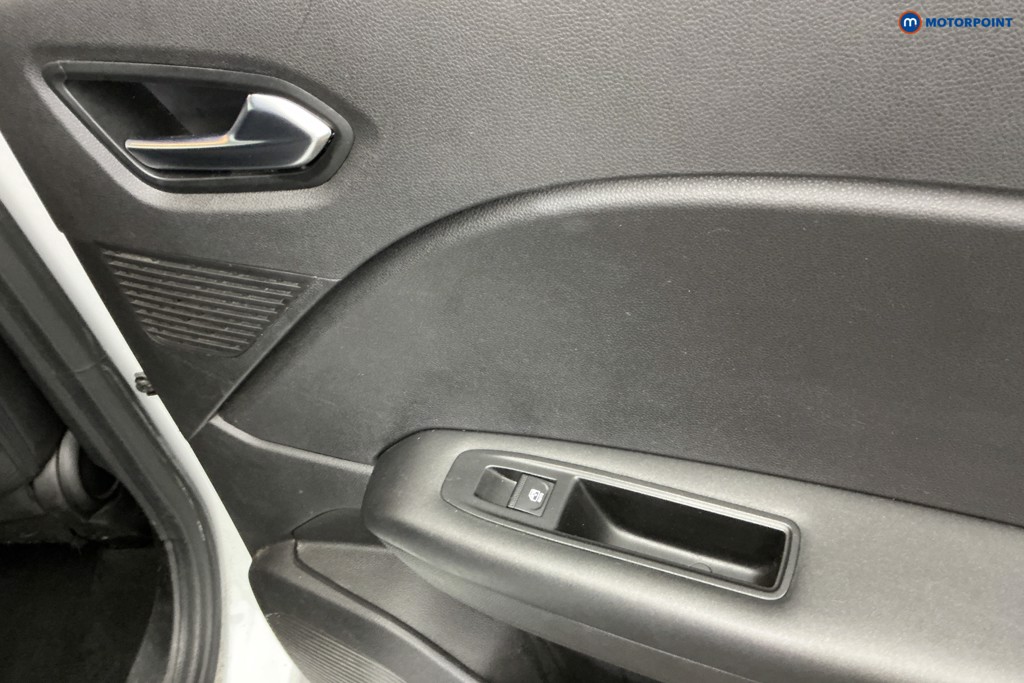 Renault Captur Iconic Manual Petrol SUV - Stock Number (1633231) - 26th supplementary image