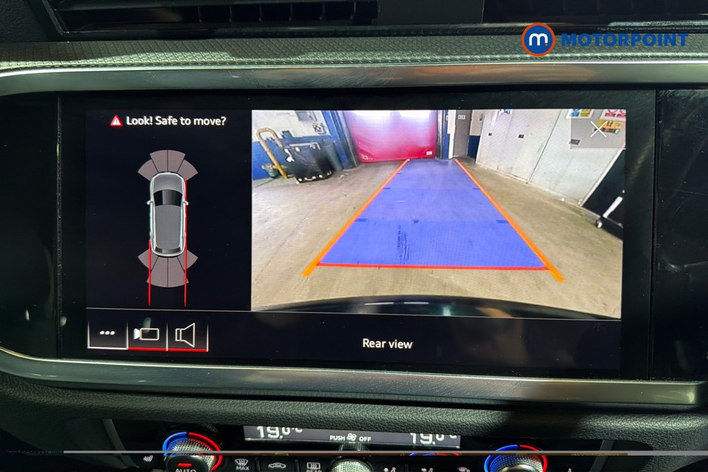Audi Q3 Black Edition Manual Petrol SUV - Stock Number (1633299) - 13th supplementary image