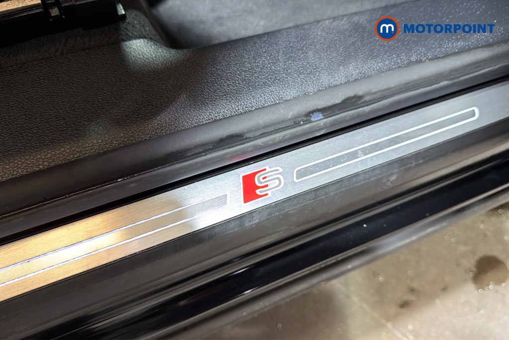 Audi Q3 Black Edition Manual Petrol SUV - Stock Number (1633299) - 27th supplementary image