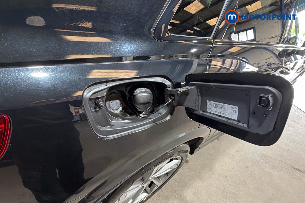 Audi Q3 Black Edition Manual Petrol SUV - Stock Number (1633299) - 41st supplementary image